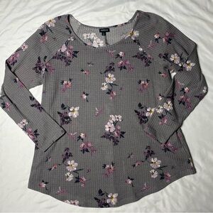 Size 1 torrid grey floral waffle material long sleeve with shoulder detail